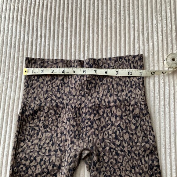SPANX Look At Me Now Gray Black brown Leopard Print Leggings - Size XS - Picture 4 of 6